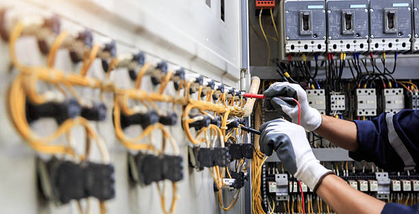 Professional Electrician technician working in Trenton, MI